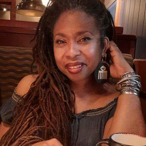 Meet your Posher, Rhonda